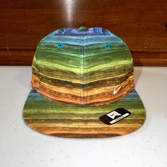 ▫️Nike Youth Multicolored Striped Snapback Hat - Picture 2 of 12